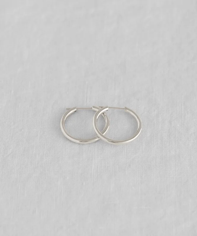 Medium Eloise Hoops